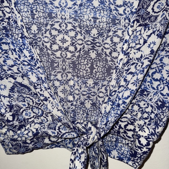 Windsor Blue & White Floral Crop Top Balloon Sleeve Tie Front Boho S - Picture 2 of 4
